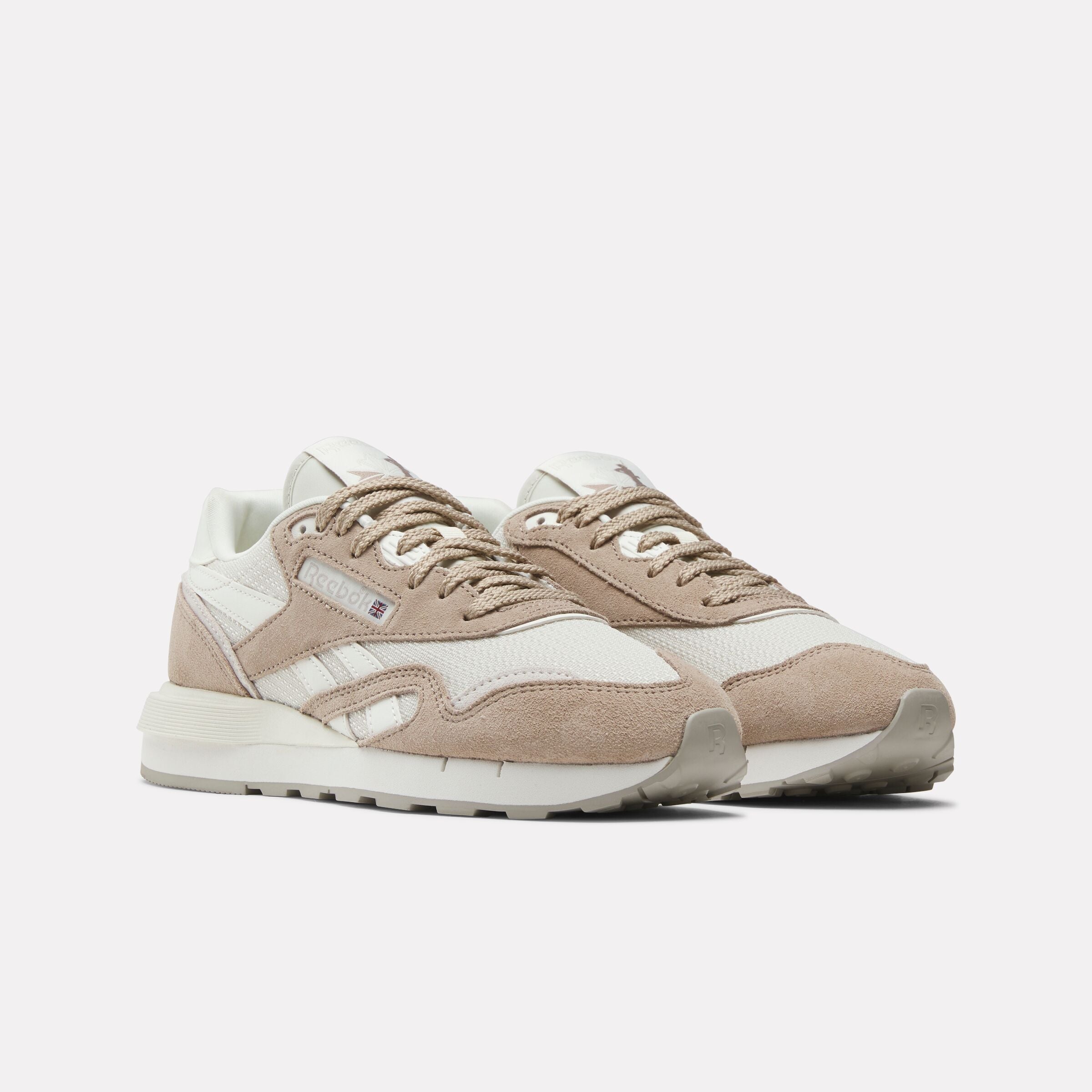 16-579205_1