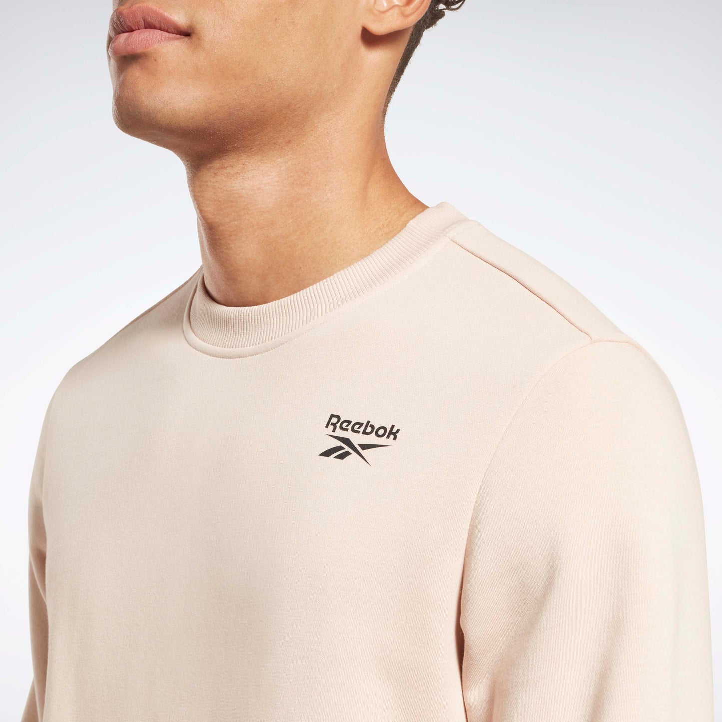 Reebok Identity Fleece Vector Crew Sweatshirt Soft Ecru