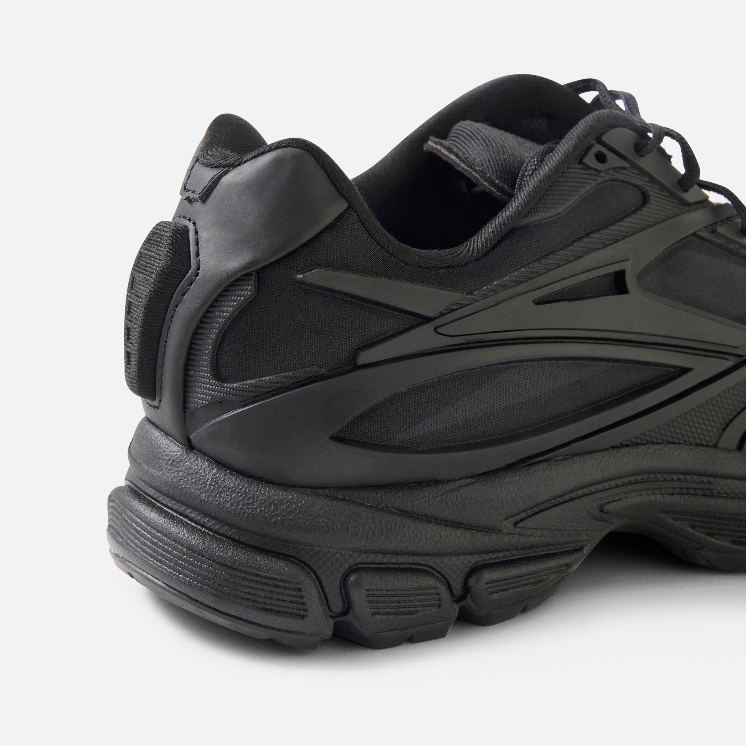 Premier Road Modern Black/Black/Black