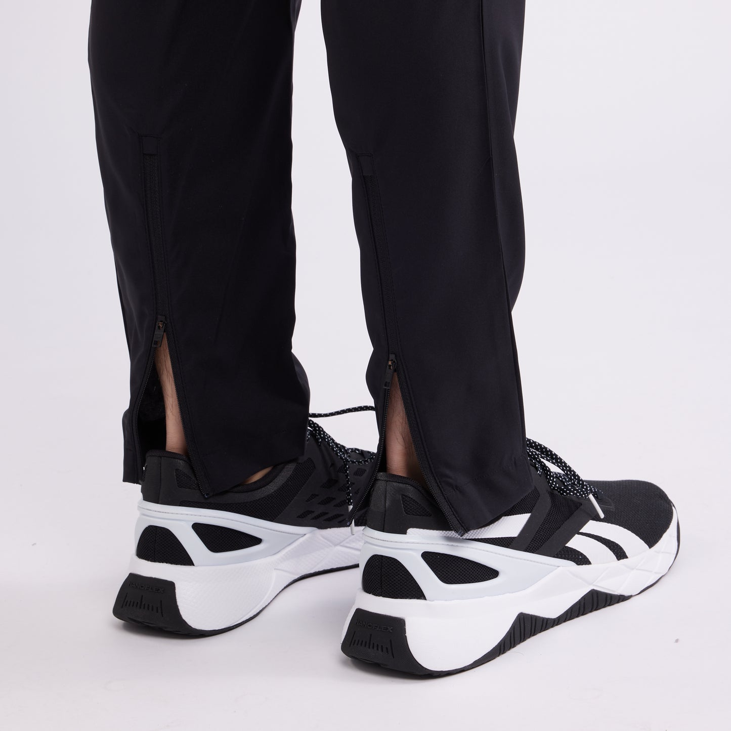Id Train Woven Pant Black