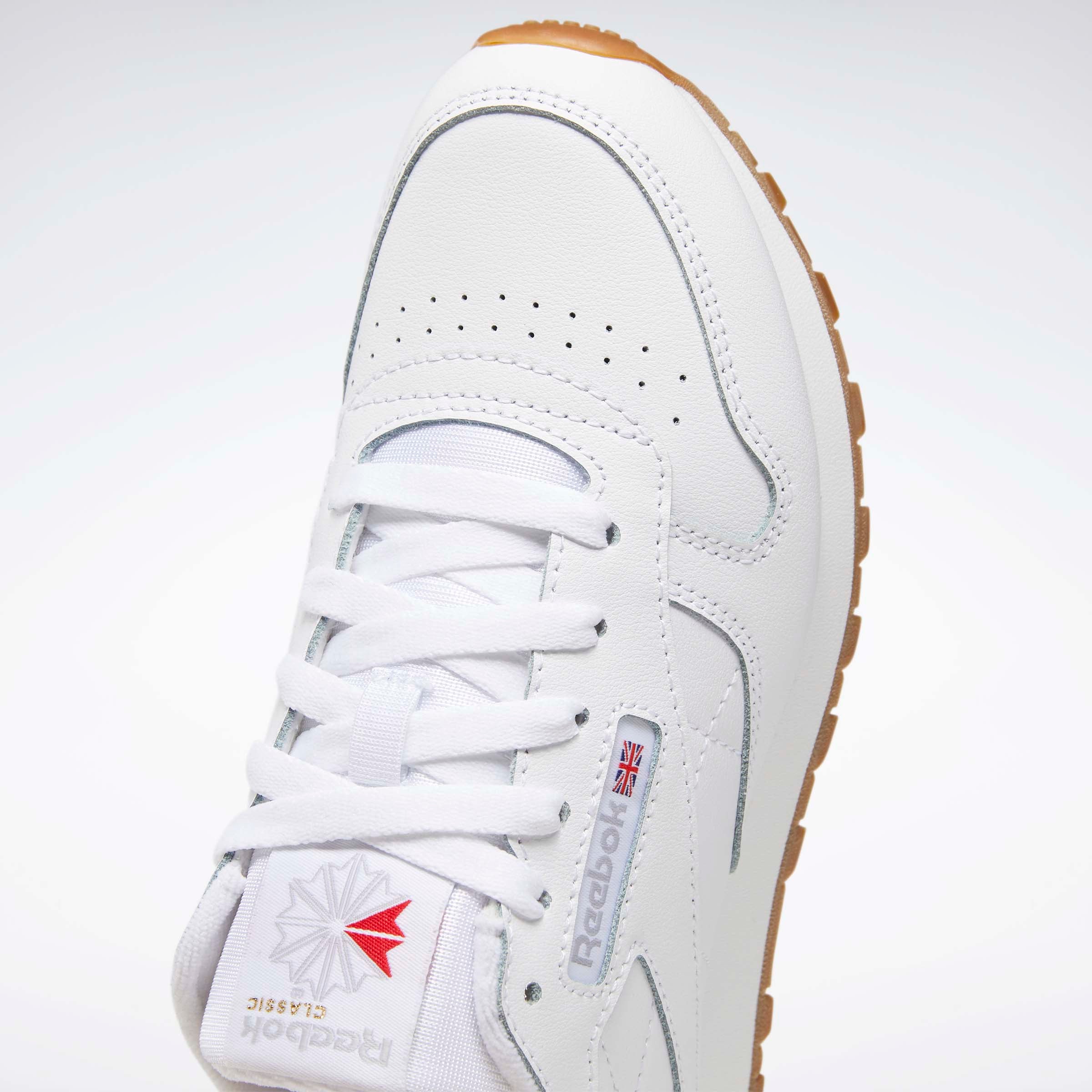 White reebok hot sale tennis shoes