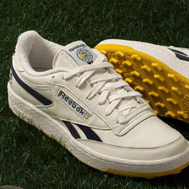 Golf Shoes & Clothing