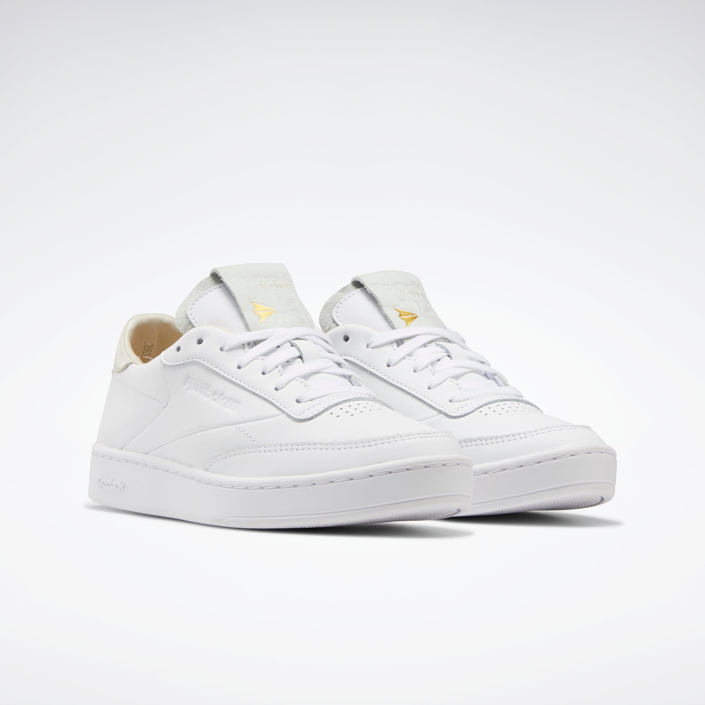 Clean white reebok outlet shoes